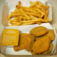 【2026年】チキンマックナゲット15ピースが490円！サンリオコラボ＆新ソース2種「トクニナルド」キャンペーン詳細まとめ