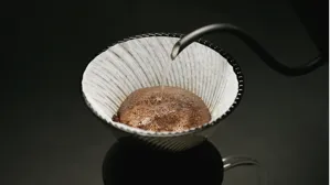 まだ知らない、おいしさの抜け道。「V60 ドリッパー NEO」新発売！