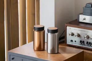 天然⽊を楽しむドリンクボトル「MOKU」に、コーヒー専⽤ボトルが新登場