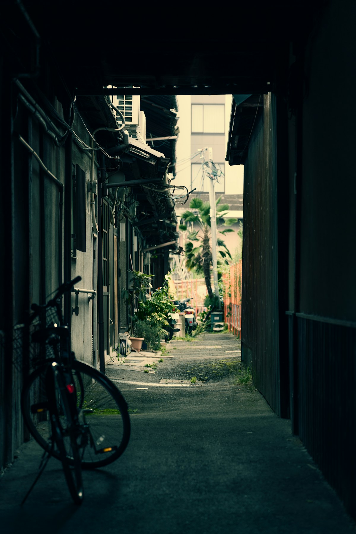 【2026年版】大阪・中崎町の古民家カフェガイド｜路地が曲がっているのは、あぜ道と運河だったから
