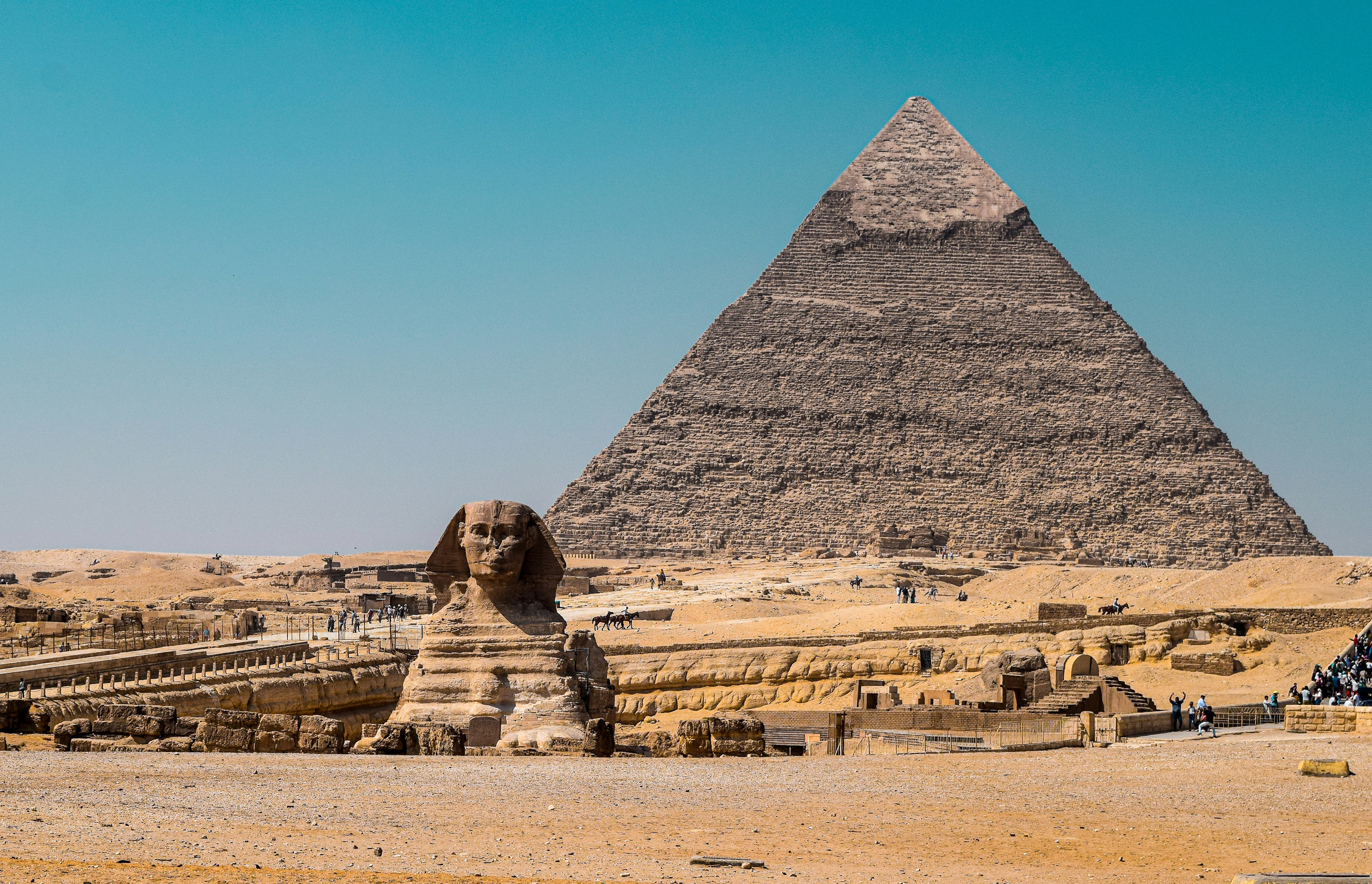 古代エジプト人はどうやってピラミッドを造ったのか？ 最新研究と「小さく運ぶ」思考法で、あなたの仕事も軽くする