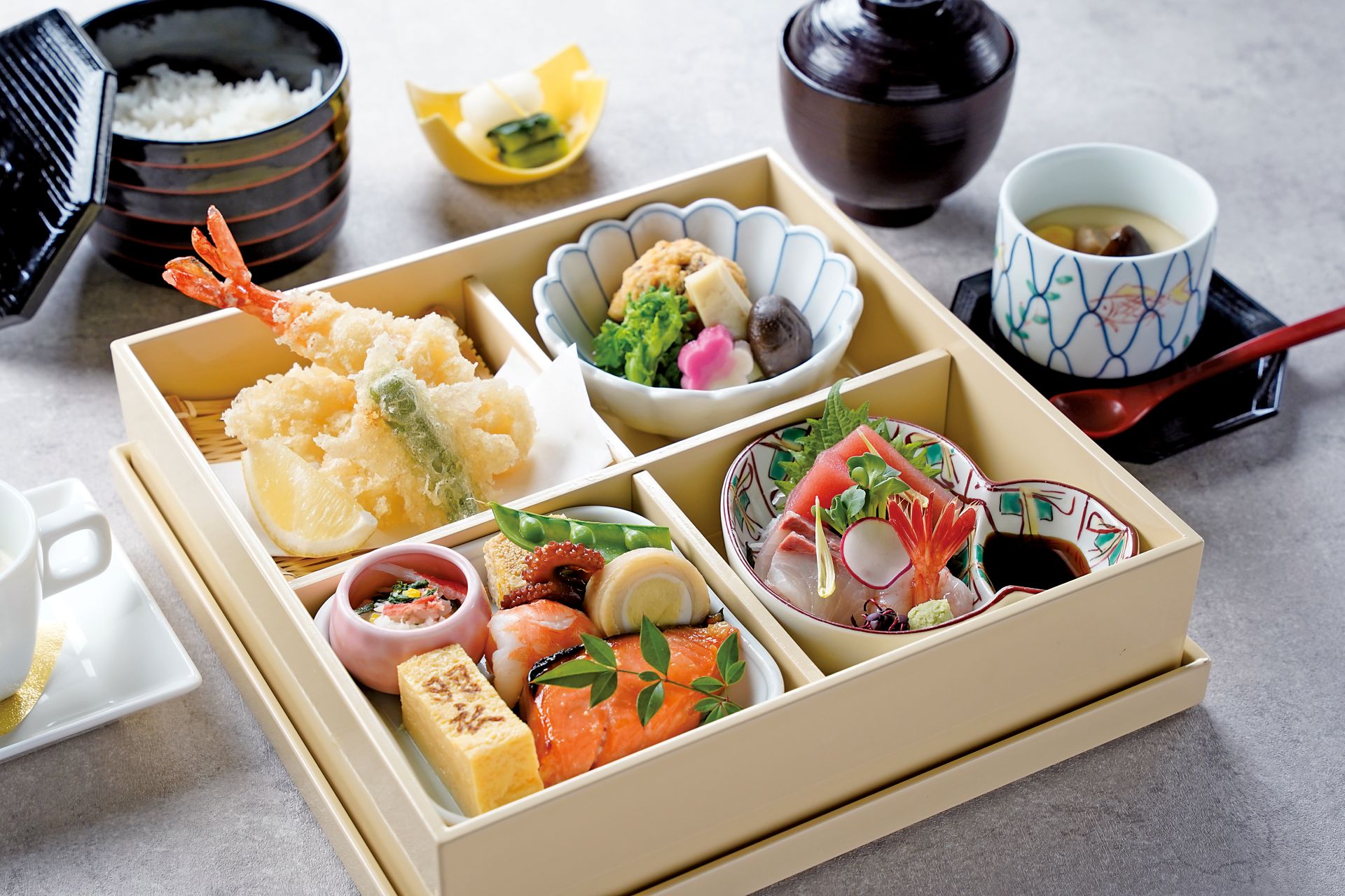 【明治記念館】平日限定・団体向けグループランチ「季節の四つ切り弁当膳」