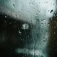 【2026年版】梅雨入りはいつから？関東・近畿・九州の時期と雨の日をカフェで快適に過ごすコツ