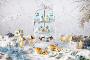 【新宿プリンスホテル】幸せを紡ぐブルーの煌めきと聖夜の贈り物「Jewel Blue クリスマスアフタヌーンティー」を販売