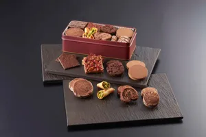 【明治記念館】“季節限定の人気商品「プレミアム・チョコレートクッキー」が再登場!” カカオを贅沢に使った8種の味わい