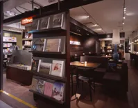 カフェ＆ブックス ビブリオテーク 福岡・天神（café & books bibliothèque Fukuoka Tenjin）の画像