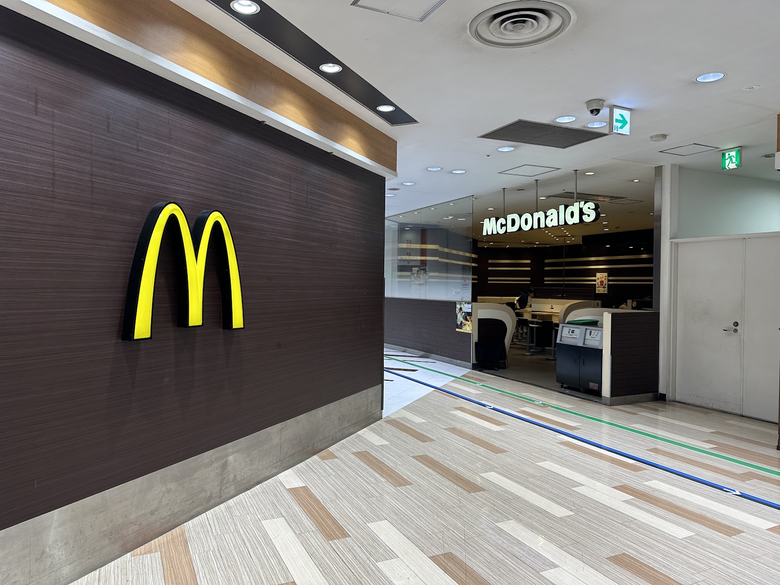マクドナルド 博多バスターミナル店の画像