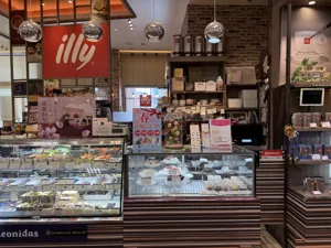 レオニダス ショコラ&カフェ 沖縄天久店の画像