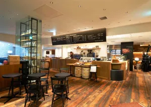 Paul Bassett 新宿の画像