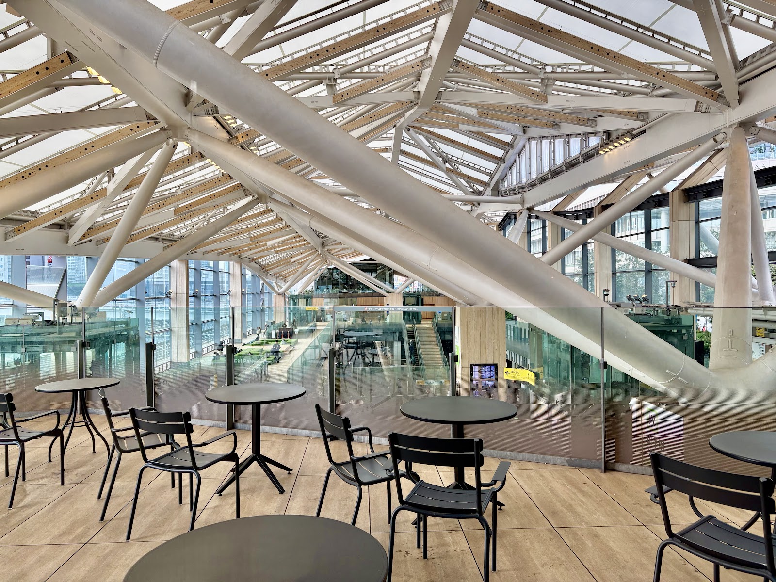 スターバックス コーヒー 高輪ゲートウェイ駅店の画像