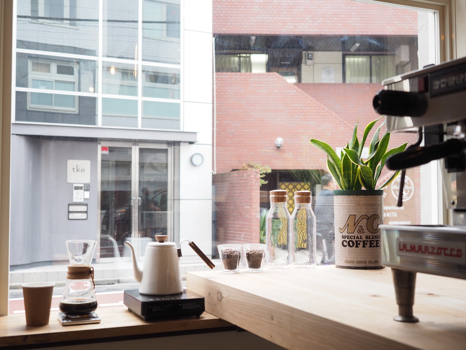 almond hostel & cafeの画像